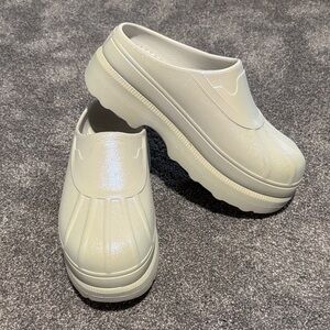 Sorel Iridescent Clogs